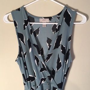 ✨ $7 IF YOU BUNDLE 🤗  ✨ LOFT DRESS 👗 ✨